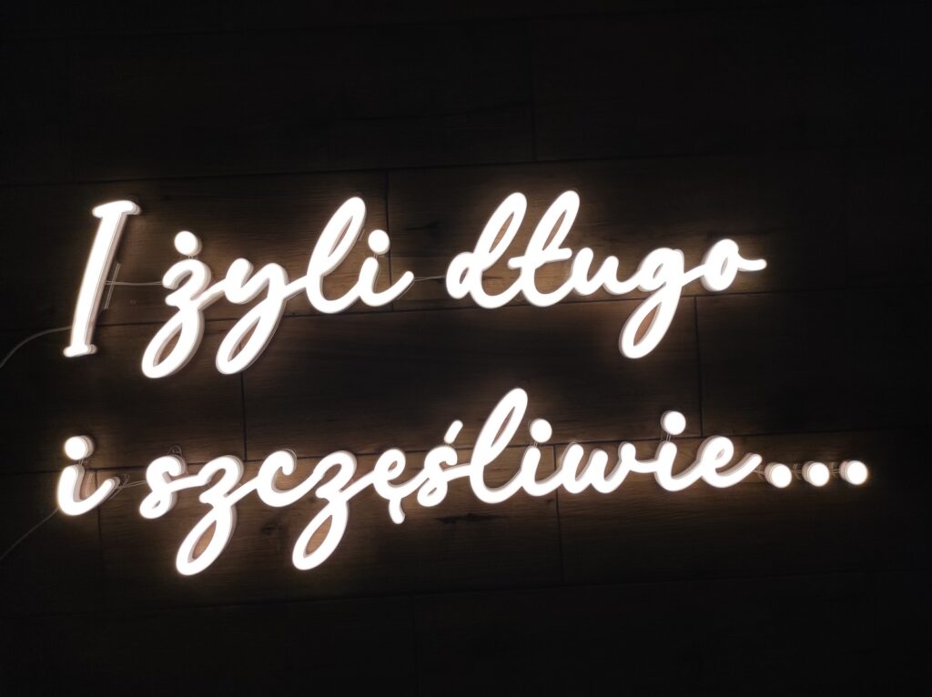 i_zyli_długo_i_szczesliwie_weddled_lublin_ledon_neon_napis_led
